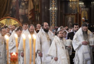 Митрополит Лонгин принял участие в Патриаршем богослужении в Храме Христа Спасителя в день открытия Рождественских чтений