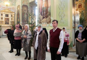 Божественная литургия в храме в честь Покрова Пресвятой Богородицы города Саратова