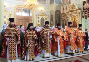 Божественная литургия в храме в честь Покрова Пресвятой Богородицы г.Саратова