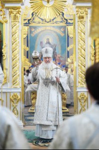 Митрополит Лонгин сослужил Святейшему Патриарху Кириллу на Божественной литургии в Спасо-Вознесенском соборе г.Ульяновска