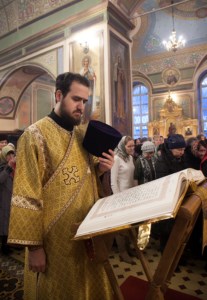 Божественная литургия в Свято-Троицком кафедральном соборе г. Покровска