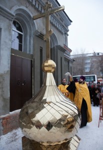 Освящены кресты и купола храма во имя великомученицы Екатерины г. Саратова