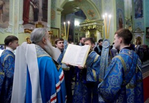 Всенощное бдение в храме в честь Покрова Пресвятой Богородицы г.Саратова