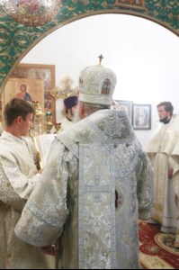 Божественная литургия в храме во имя святителя Тихона, епископа Воронежского, Задонского чудотворца г. Саратова