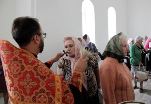 Прихожане строящегося храма святых Адриана и Наталии молитвенно отметили день памяти святых