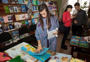 Открылась выставка новых тактильных книг, изготовленных прихожанами Покровского храма