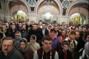 Рождественская Божественная литургия в Свято-Троицком кафедральном соборе Саратова