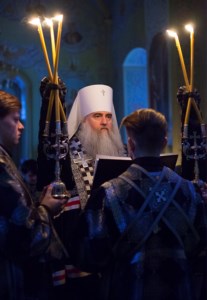 Великое повечерие с чтением канона преподобного Андрея Критского в храме в честь Покрова Пресвятой Богородицы г. Саратова