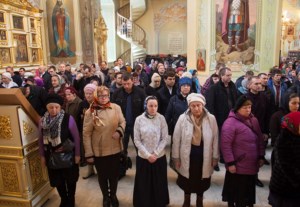 Божественная литургия в храме в честь Покрова Пресвятой Богородицы г.Саратова