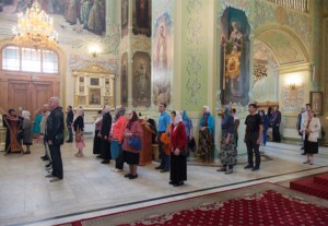 Всенощное бдение в храме в честь Покрова Пресвятой Богородицы г.Саратова