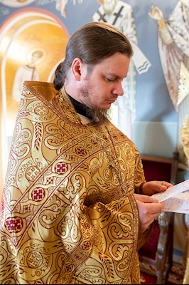 Божественная литургия в Свято-Троицком кафедральном соборе г. Саратова