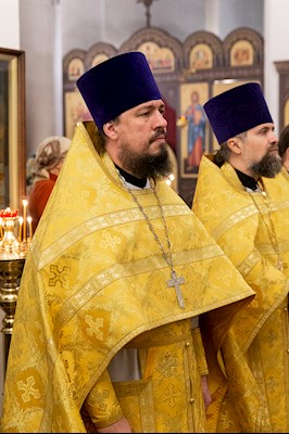Божественная литургия в храме во имя первоверховных апостолов Петра и Павла г. Саратова