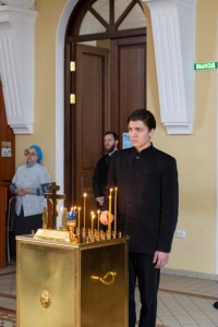 Уставное богослужение на Архиерейском подворье — в храме во имя святого апостола и евангелиста Иоанна Богослова при СПДС
