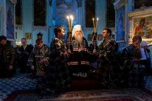 Великое повечерие с чтением канона преподобного Андрея Критского в храме Сошествия Святого Духа г. Саратова