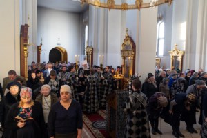 Великое повечерие с чтением канона преподобного Андрея Критского в храме великомученика Георгия Победоносца г. Саратова