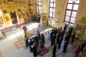 Царские часы на Архиерейском подворье — в храме во имя святого апостола и евангелиста Иоанна Богослова