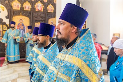 Божественная литургия в храма в честь иконы Божией Матери «Всех скорбящих Радость» г. Саратова