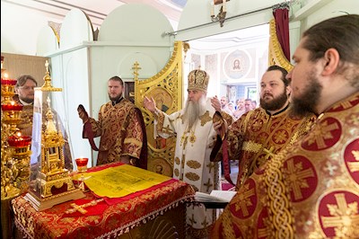 Божественная литургия в храме во имя великомученика и целителя Пантелеимона г. Саратова