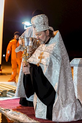 В поселке Затон прошли крещенские купания