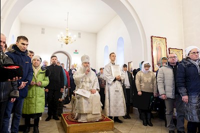 Божественная литургия в храме святых Царственных страстотерпцев г. Саратова