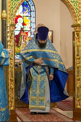Божественная литургия на Архиерейском подворье – в храме в честь иконы Божией Матери «Утоли моя печали» г. Саратова