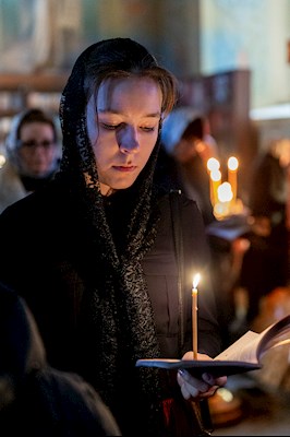 Великое повечерие с чтением канона преподобного Андрея Критского в Покровском храме г. Саратова