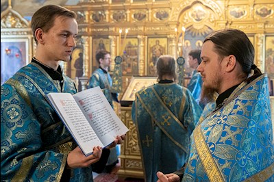 Утреня с чтением акафиста в Свято-Троицком кафедральном соборе г. Саратова