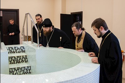 Митрополит Игнатий совершил поездку по храмам Петропавловского благочиния