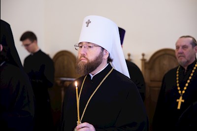 Архиереи Саратовской митрополии почтили память архиепископа Пимена и всех саратовских архиереев