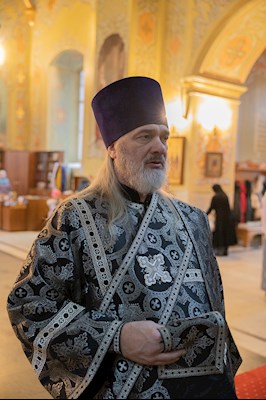 Митрополит Игнатий совершил Литургию Преждеосвященных Даров в Покровском соборе г. Саратова