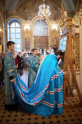 Митрополит Игнатий возглавил соборное архиерейское богослужение в Свято-Троицком кафедральном соборе г. Покровска (Энгельса)