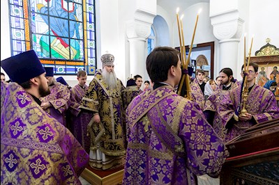 Всенощное бдение на Архиерейском подворье – в храме в честь иконы Божией Матери «Утоли моя печали» г. Саратова