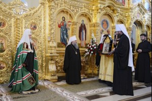 Митрополит Лонгин сослужил Святейшему Патриарху Кириллу во время малого освящения Вознесенского собора Вознесенского женского монастыря Тамбова и всенощного бдения