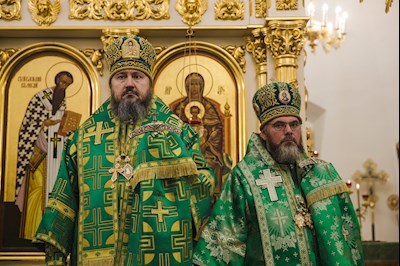 Архиереи Саратовской митрополии совершили Божественную литургию в соборном храме святого благоверного князя Александра Невского г. Ртищево