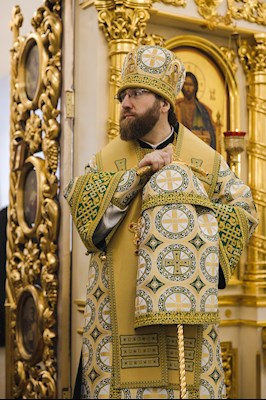 Архиереи Саратовской митрополии совершили Божественную литургию в соборном храме святого благоверного князя Александра Невского г. Ртищево