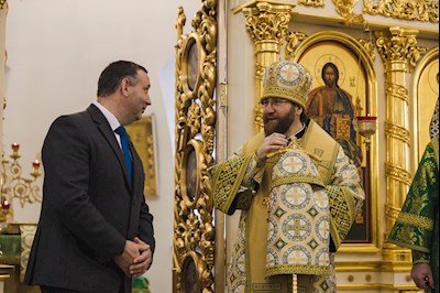 Архиереи Саратовской митрополии совершили Божественную литургию в соборном храме святого благоверного князя Александра Невского г. Ртищево