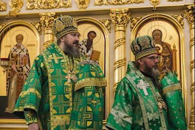 Архиереи Саратовской митрополии совершили Божественную литургию в соборном храме святого благоверного князя Александра Невского г. Ртищево
