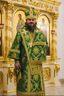 Архиереи Саратовской митрополии совершили Божественную литургию в соборном храме святого благоверного князя Александра Невского г. Ртищево