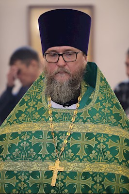 Митрополит Игнатий совершил Литургию Преждеосвященных Даров в храме в честь иконы Божией Матери «Всех скорбящих Радость» г. Саратова