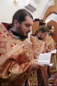 Божественная литургия в храме во имя священномученика Космы Саратовского