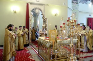 Божественная литургия в храме в честь Покрова Пресвятой Богородицы г.Саратова