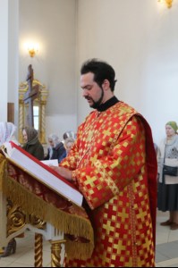 Божественная литургия в Свято-Троицком кафедральном соборе Вольска