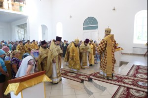 Божественная Литургия в храме святых первоверховных апостолов Петра и Павла г.Красноармейска