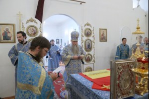 Божественная литургия в храме в честь Покрова Пресвятой Богородицы р.п. Новые Бурасы