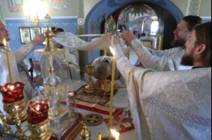 Крещальная литургия в Свято-Троицком соборе Саратова