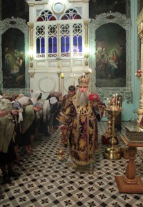 Всенощное бдение c Чином Воздвижения Креста в Духосошественском соборе города Саратова