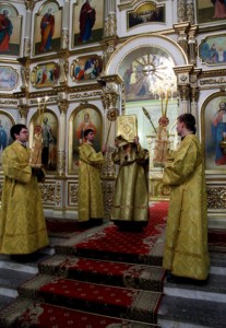 Всенощное бдение в храме в честь Покрова Пресвятой Богородицы г. Саратова