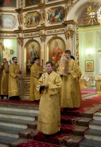 Божественная литургия в храме в честь Покрова Пресвятой Богородицы г. Саратова