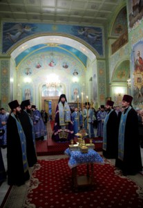 Всенощное бдение в храме в честь Покрова Пресвятой Богородицы г. Саратова