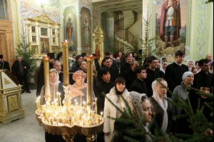 Митрополит Лонгин совершил Великую Рождественскую вечерню в Покровском храме Саратова